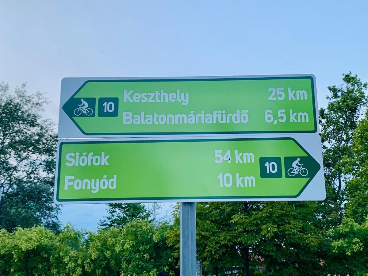 Laszlo Nyaralohaz Балатонфенивес Екстериор снимка